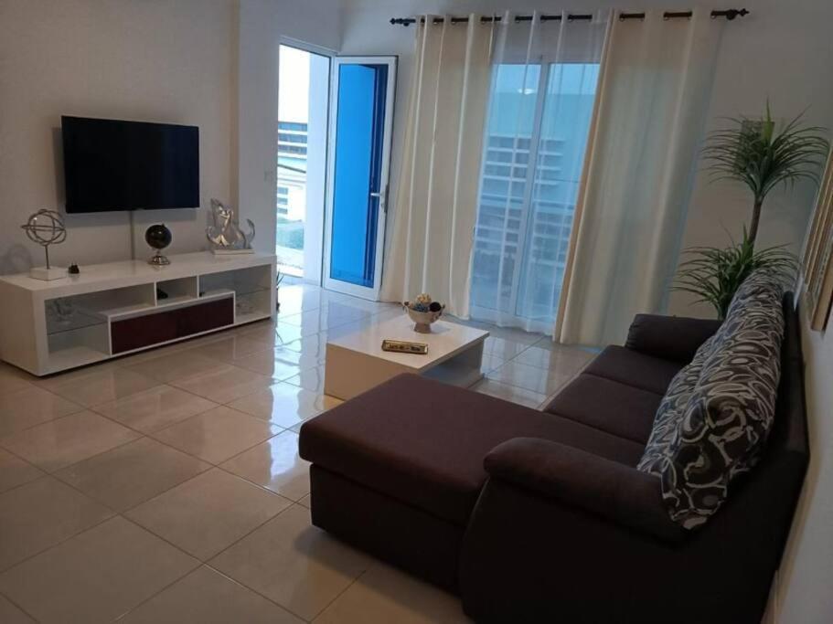 New, Modern, And Cozy 3 Bedroom Apartment. Santa Maria Bagian luar foto